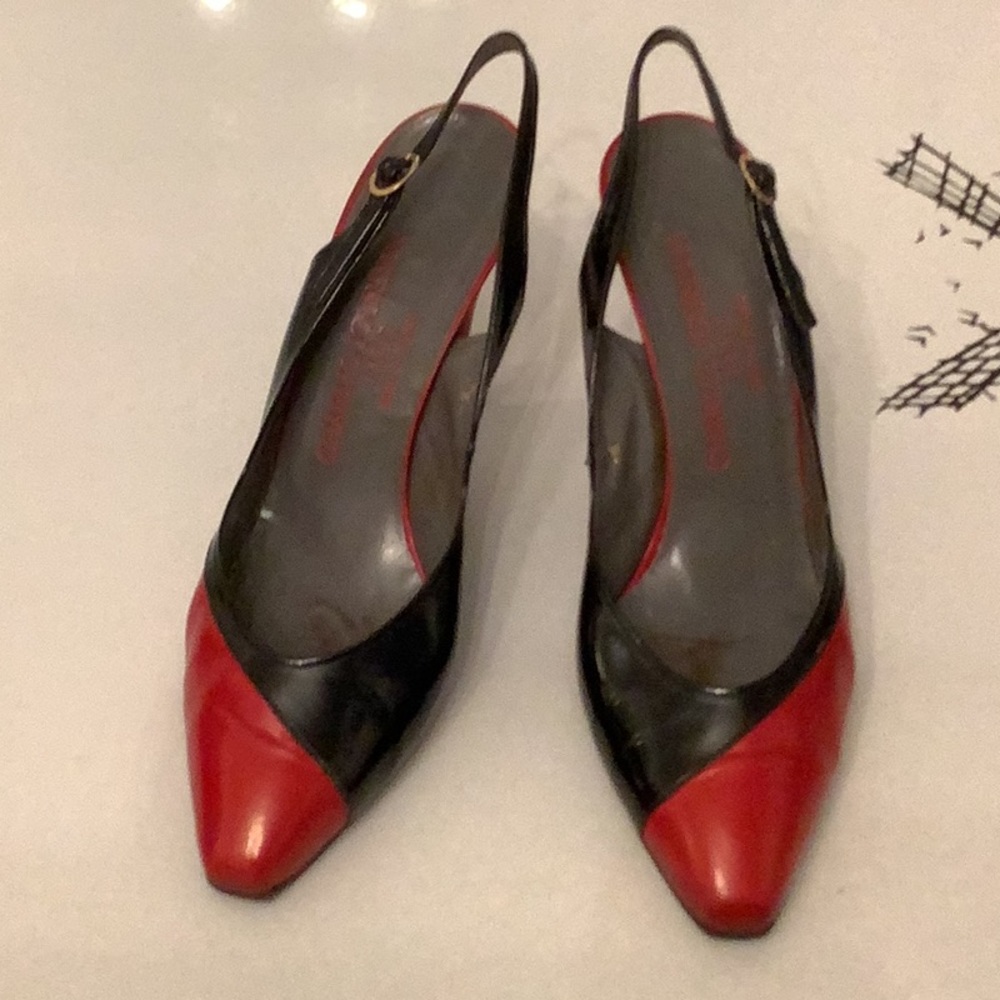 Beautiful Charles JOURDAN Leather and Patent Slingback 4”Heels